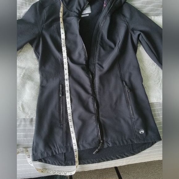 WindRiver Women's Softshell Jacket - Picture 4 of 5